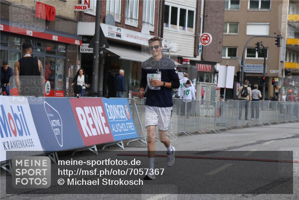 15.09.2024 - PSD Bank Halbmarathon Michael Strokosch http://msf.ph/oto/7057367 15.09.2024 12:54:25 Ziel 2440 meine-sportfotos.de