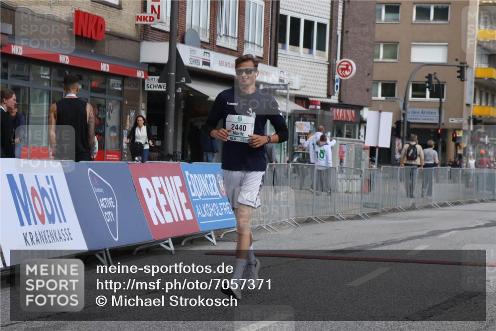 15.09.2024 - PSD Bank Halbmarathon Michael Strokosch http://msf.ph/oto/7057371 15.09.2024 12:54:25 Ziel 2440 meine-sportfotos.de