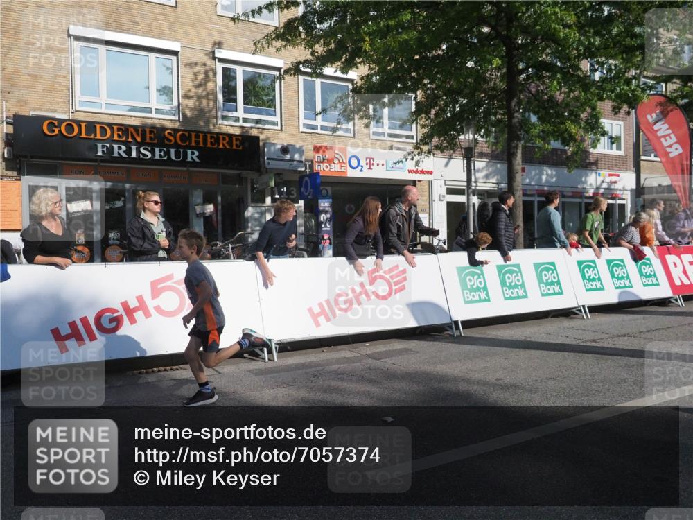 15.09.2024 - PSD Bank Halbmarathon Miley Keyser http://msf.ph/oto/7057374 15.09.2024 10:26:18 Ziel 9, 86, 88, 116, 118, 143, 144, 181, 188, 200, 216, 242, 251, 295 meine-sportfotos.de