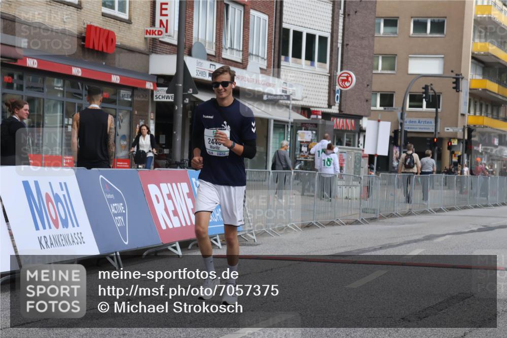15.09.2024 - PSD Bank Halbmarathon Michael Strokosch http://msf.ph/oto/7057375 15.09.2024 12:54:26 Ziel 2440 meine-sportfotos.de