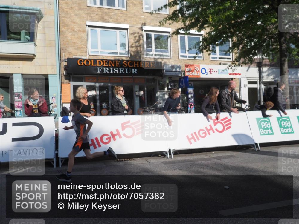 15.09.2024 - PSD Bank Halbmarathon Miley Keyser http://msf.ph/oto/7057382 15.09.2024 10:26:18 Ziel 9, 86, 88, 116, 118, 143, 144, 181, 188, 200, 216, 242, 251, 295 meine-sportfotos.de