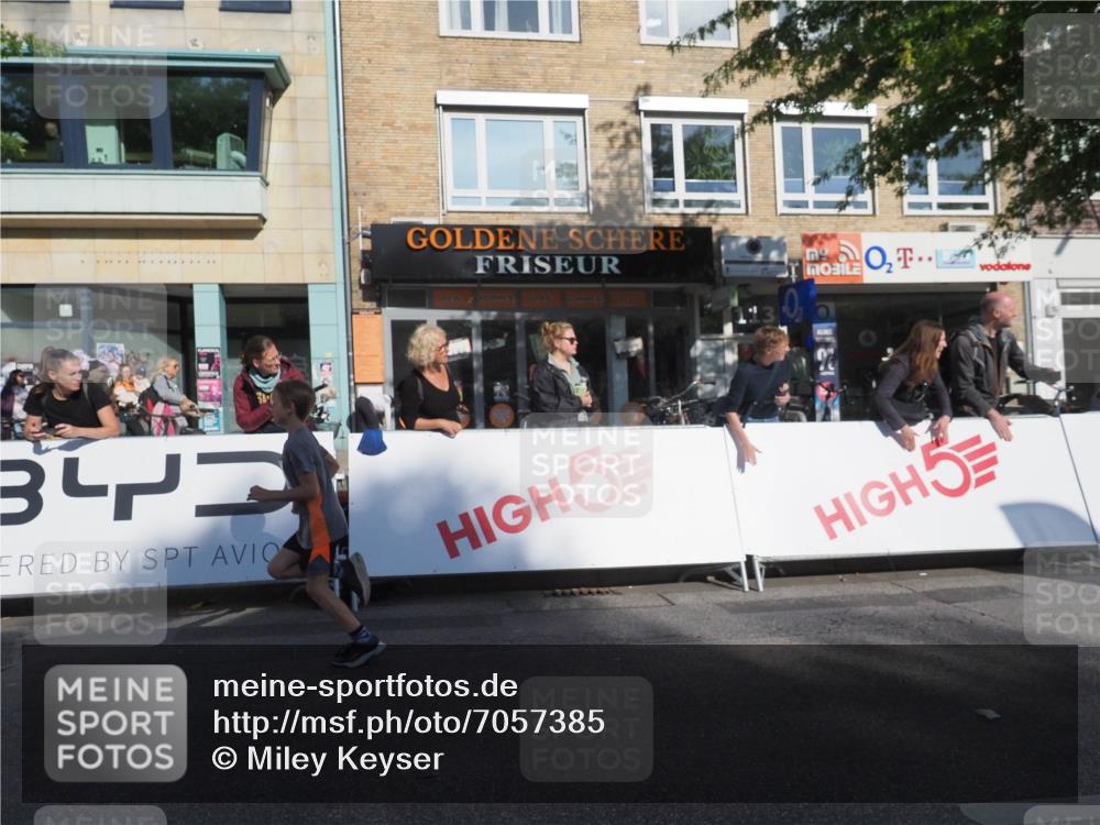 15.09.2024 - PSD Bank Halbmarathon Miley Keyser http://msf.ph/oto/7057385 15.09.2024 10:26:18 Ziel 9, 86, 88, 116, 118, 143, 144, 181, 188, 200, 216, 242, 251, 295 meine-sportfotos.de