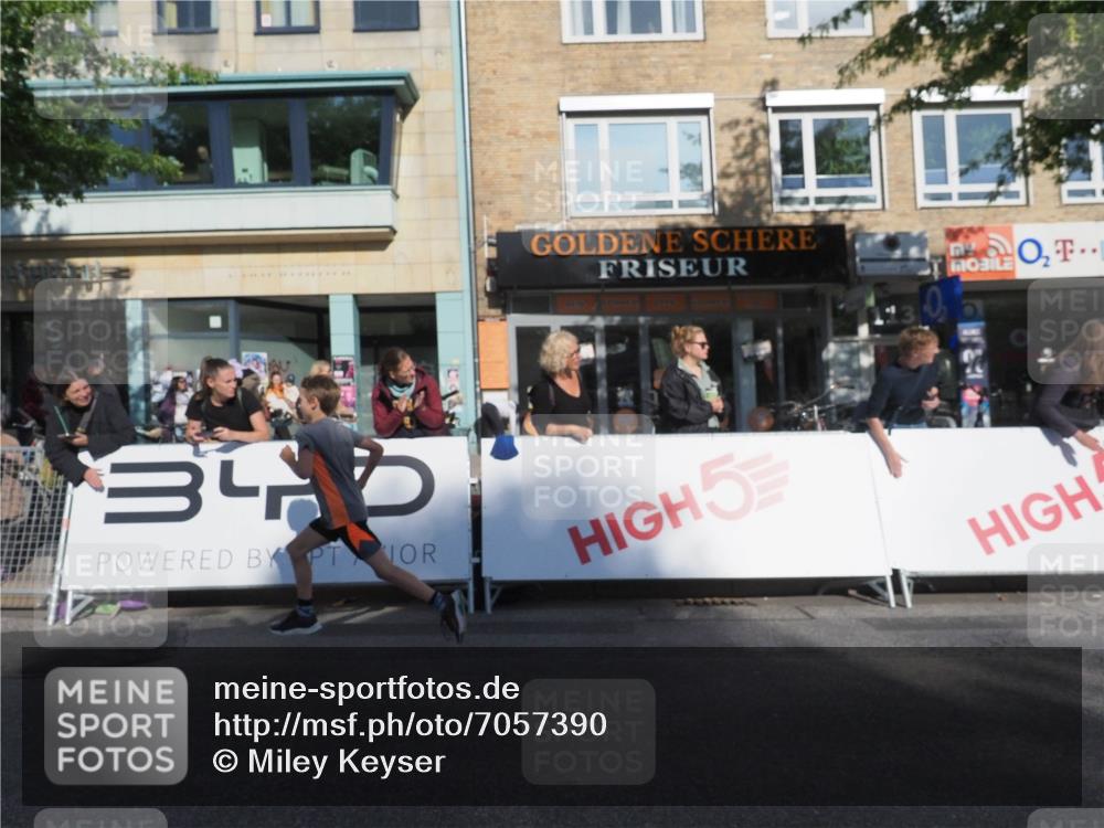 15.09.2024 - PSD Bank Halbmarathon Miley Keyser http://msf.ph/oto/7057390 15.09.2024 10:26:18 Ziel 9, 86, 88, 116, 118, 143, 144, 181, 188, 200, 216, 242, 251, 295 meine-sportfotos.de