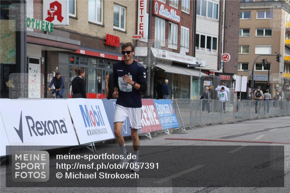 15.09.2024 - PSD Bank Halbmarathon Michael Strokosch http://msf.ph/oto/7057391 15.09.2024 12:54:26 Ziel 2440 meine-sportfotos.de