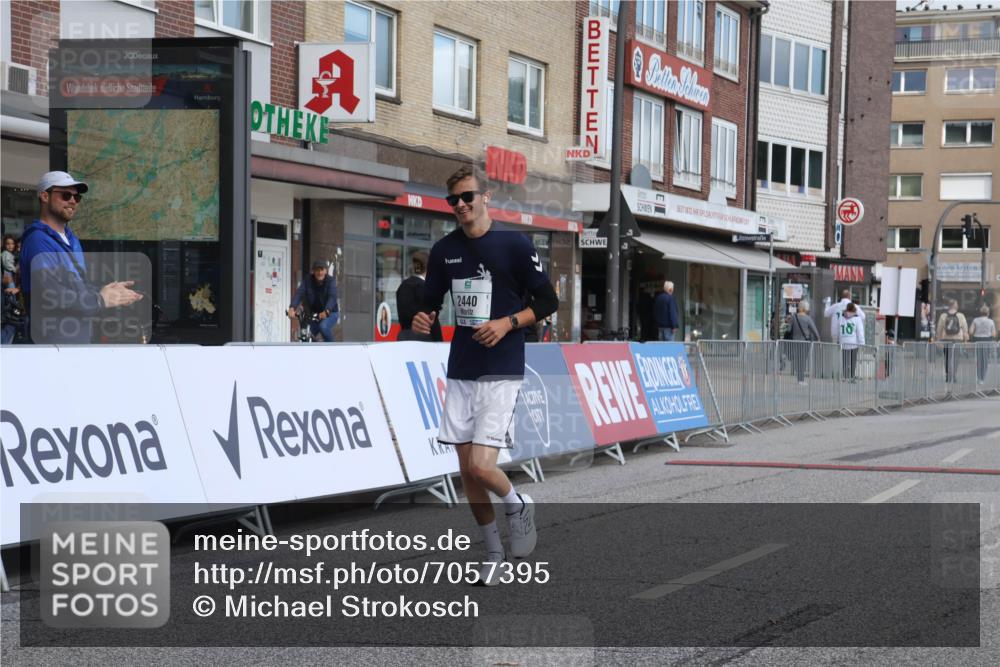 15.09.2024 - PSD Bank Halbmarathon Michael Strokosch http://msf.ph/oto/7057395 15.09.2024 12:54:27 Ziel 2440 meine-sportfotos.de