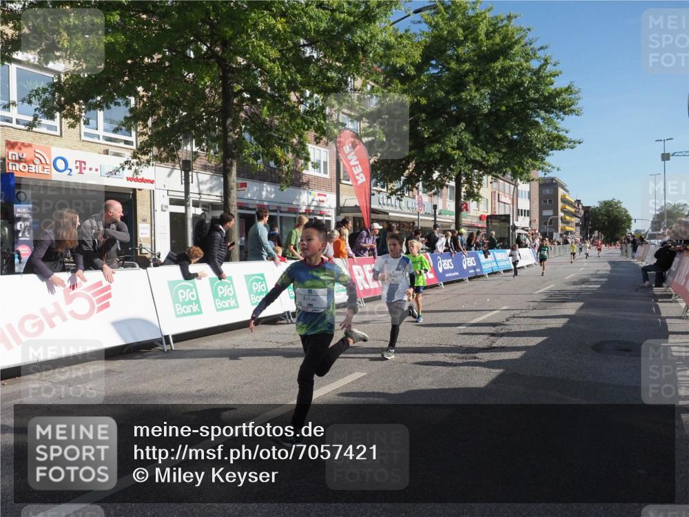 15.09.2024 - PSD Bank Halbmarathon Miley Keyser http://msf.ph/oto/7057421 15.09.2024 10:26:21 Ziel 9, 86, 88, 116, 118, 143, 144, 181, 188, 200, 216, 242, 251, 295 meine-sportfotos.de