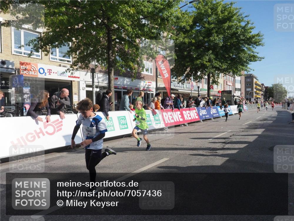 15.09.2024 - PSD Bank Halbmarathon Miley Keyser http://msf.ph/oto/7057436 15.09.2024 10:26:22 Ziel 9, 86, 88, 116, 118, 143, 144, 181, 188, 200, 216, 242, 251, 295 meine-sportfotos.de