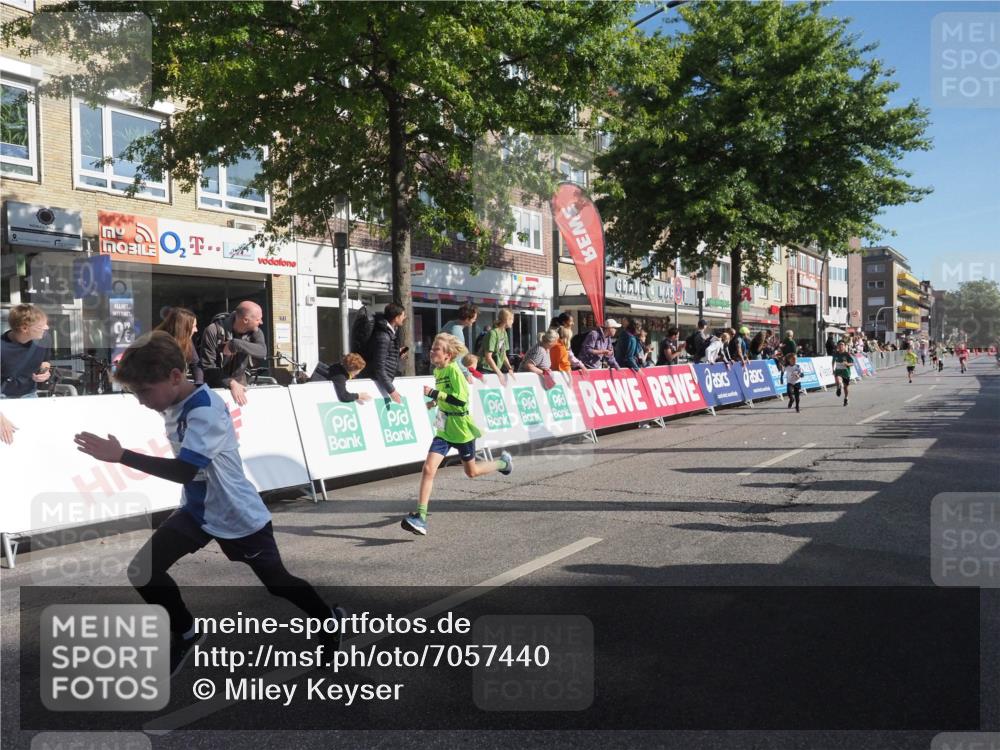 15.09.2024 - PSD Bank Halbmarathon Miley Keyser http://msf.ph/oto/7057440 15.09.2024 10:26:22 Ziel 9, 86, 88, 116, 118, 143, 144, 181, 188, 200, 216, 242, 251, 295 meine-sportfotos.de