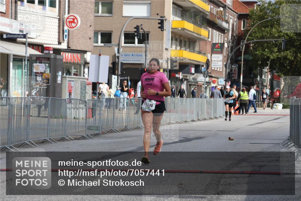 15.09.2024 - PSD Bank Halbmarathon Michael Strokosch http://msf.ph/oto/7057441 15.09.2024 12:54:59 Ziel 3210 meine-sportfotos.de