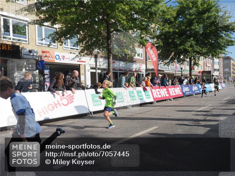 15.09.2024 - PSD Bank Halbmarathon Miley Keyser http://msf.ph/oto/7057445 15.09.2024 10:26:22 Ziel 9, 86, 88, 116, 118, 143, 144, 181, 188, 200, 216, 242, 251, 295 meine-sportfotos.de