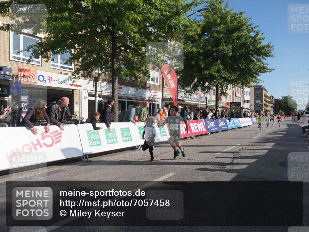 15.09.2024 - PSD Bank Halbmarathon Miley Keyser http://msf.ph/oto/7057458 15.09.2024 10:26:24 Ziel 9, 86, 88, 116, 118, 143, 144, 181, 188, 200, 216, 251, 295 meine-sportfotos.de