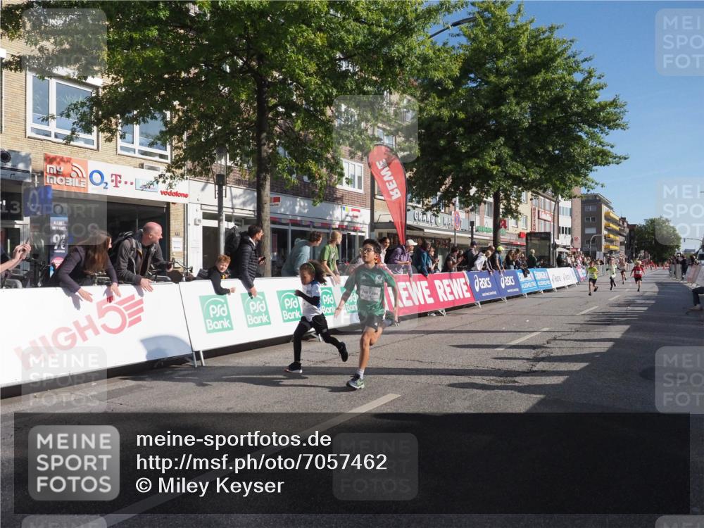 15.09.2024 - PSD Bank Halbmarathon Miley Keyser http://msf.ph/oto/7057462 15.09.2024 10:26:24 Ziel 9, 86, 88, 116, 118, 143, 144, 181, 188, 200, 216, 251, 295 meine-sportfotos.de