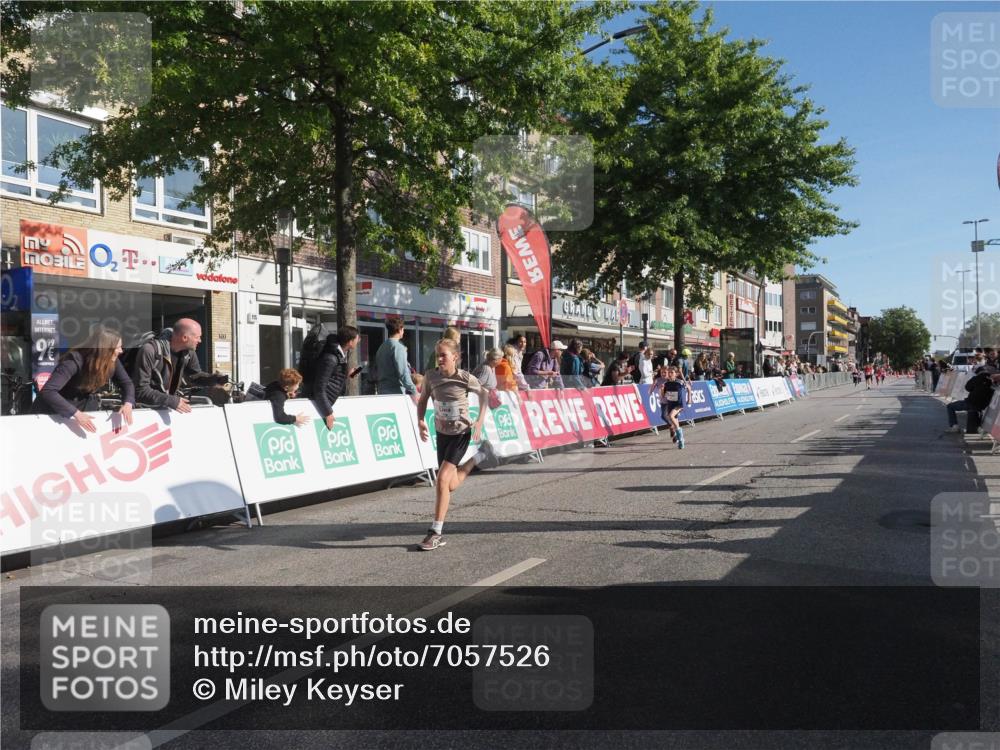 15.09.2024 - PSD Bank Halbmarathon Miley Keyser http://msf.ph/oto/7057526 15.09.2024 10:26:29 Ziel 9, 86, 88, 116, 118, 134, 143, 173, 188, 200, 209, 216, 229, 251, 307 meine-sportfotos.de