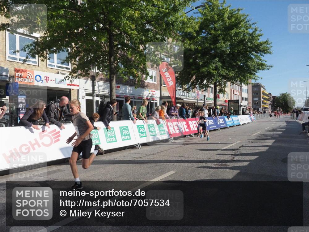 15.09.2024 - PSD Bank Halbmarathon Miley Keyser http://msf.ph/oto/7057534 15.09.2024 10:26:30 Ziel 86, 116, 118, 134, 143, 173, 188, 200, 209, 216, 229, 251, 307 meine-sportfotos.de