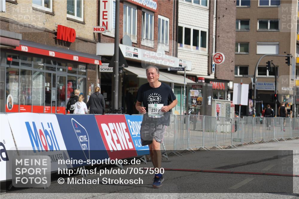 15.09.2024 - PSD Bank Halbmarathon Michael Strokosch http://msf.ph/oto/7057590 15.09.2024 12:55:44 Ziel 2373 meine-sportfotos.de