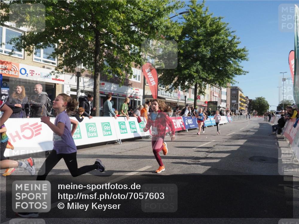 15.09.2024 - PSD Bank Halbmarathon Miley Keyser http://msf.ph/oto/7057603 15.09.2024 10:26:41 Ziel 134, 173, 196, 209, 212, 215, 229, 237, 284, 307 meine-sportfotos.de