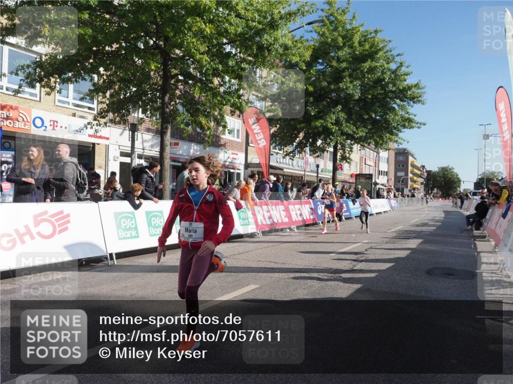 15.09.2024 - PSD Bank Halbmarathon Miley Keyser http://msf.ph/oto/7057611 15.09.2024 10:26:42 Ziel 134, 173, 196, 209, 212, 215, 229, 237, 284, 307 meine-sportfotos.de