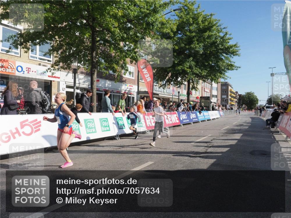 15.09.2024 - PSD Bank Halbmarathon Miley Keyser http://msf.ph/oto/7057634 15.09.2024 10:26:43 Ziel 134, 173, 196, 209, 212, 215, 229, 237, 284, 307 meine-sportfotos.de