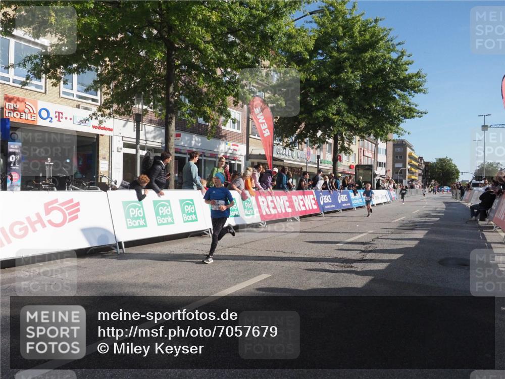 15.09.2024 - PSD Bank Halbmarathon Miley Keyser http://msf.ph/oto/7057679 15.09.2024 10:26:52 Ziel 42, 69, 196, 212, 215, 237, 284, 294 meine-sportfotos.de