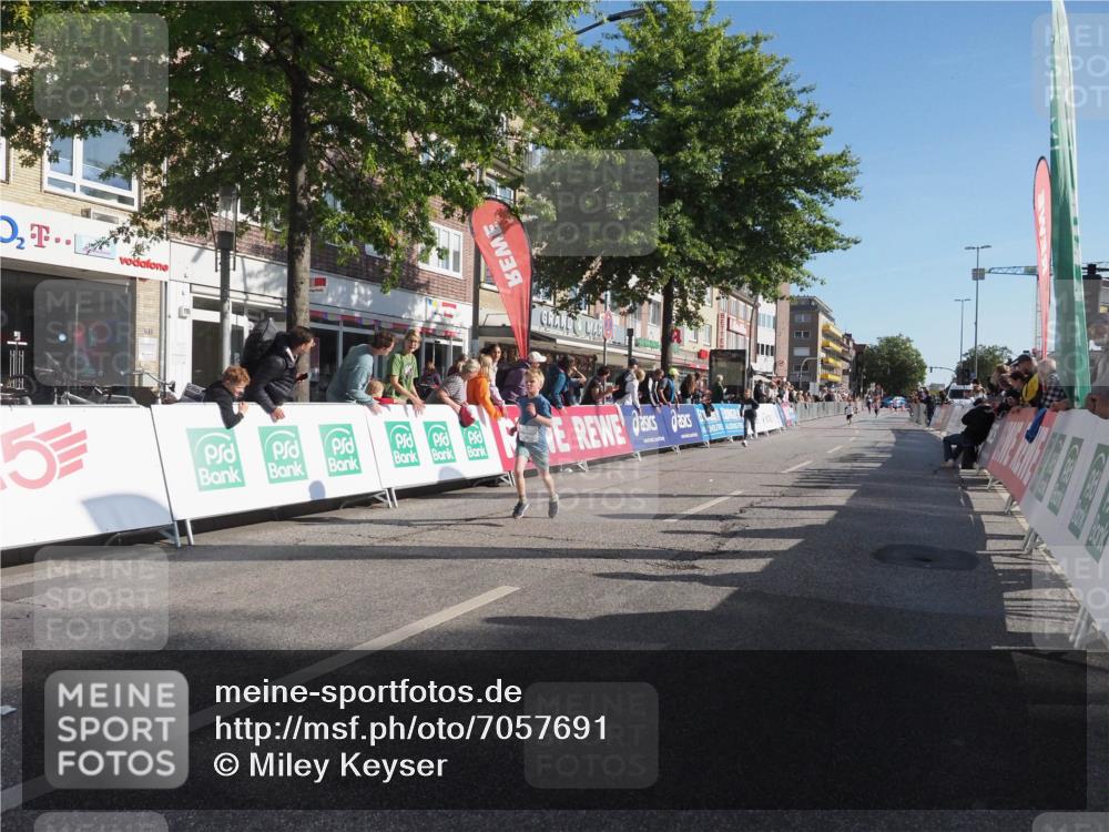15.09.2024 - PSD Bank Halbmarathon Miley Keyser http://msf.ph/oto/7057691 15.09.2024 10:26:54 Ziel 18, 42, 69, 75, 82, 167, 196, 215, 270, 284, 294 meine-sportfotos.de