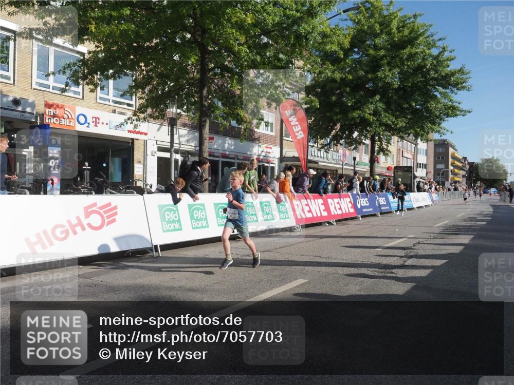 15.09.2024 - PSD Bank Halbmarathon Miley Keyser http://msf.ph/oto/7057703 15.09.2024 10:26:55 Ziel 18, 42, 69, 75, 82, 167, 196, 215, 270, 284, 294 meine-sportfotos.de
