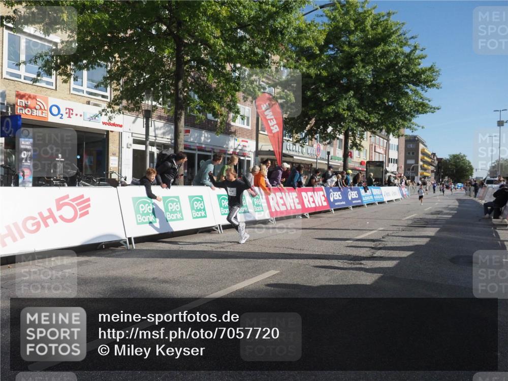 15.09.2024 - PSD Bank Halbmarathon Miley Keyser http://msf.ph/oto/7057720 15.09.2024 10:26:58 Ziel 18, 42, 69, 75, 82, 167, 215, 270, 284, 294 meine-sportfotos.de