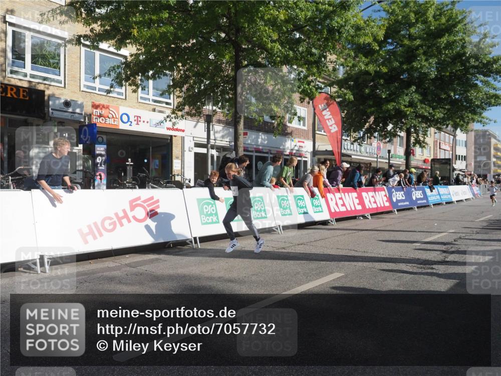 15.09.2024 - PSD Bank Halbmarathon Miley Keyser http://msf.ph/oto/7057732 15.09.2024 10:26:58 Ziel 18, 42, 69, 75, 82, 167, 215, 270, 284, 294 meine-sportfotos.de