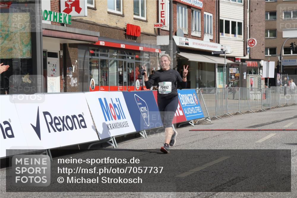 15.09.2024 - PSD Bank Halbmarathon Michael Strokosch http://msf.ph/oto/7057737 15.09.2024 12:56:12 Ziel 3492 meine-sportfotos.de