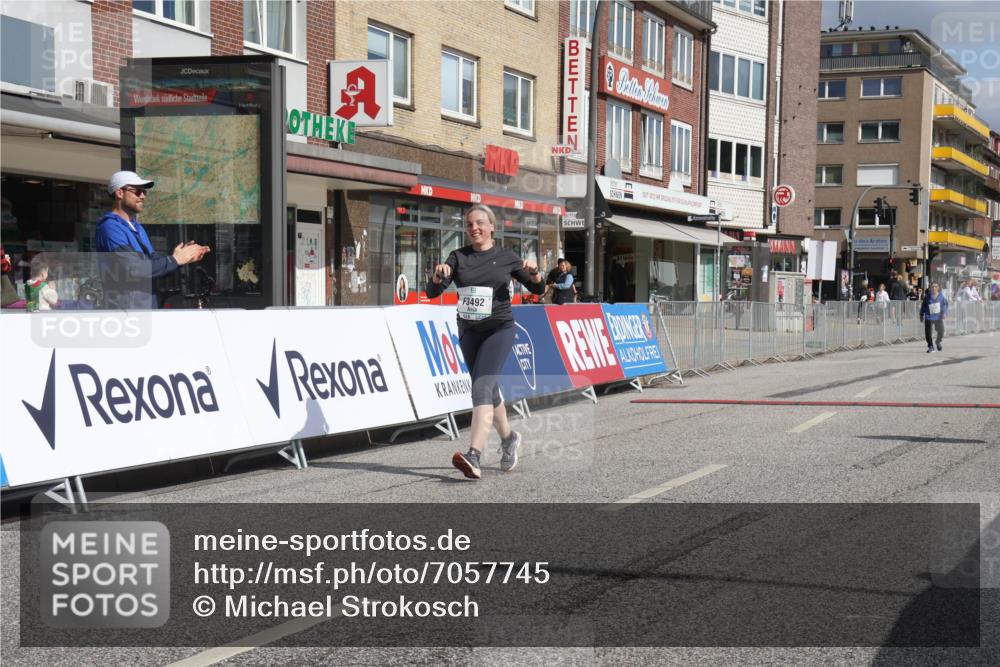 15.09.2024 - PSD Bank Halbmarathon Michael Strokosch http://msf.ph/oto/7057745 15.09.2024 12:56:13 Ziel 3492 meine-sportfotos.de