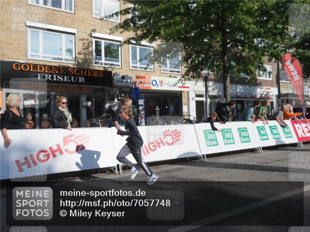15.09.2024 - PSD Bank Halbmarathon Miley Keyser http://msf.ph/oto/7057748 15.09.2024 10:26:59 Ziel 18, 42, 69, 75, 82, 167, 198, 215, 270, 284, 294 meine-sportfotos.de