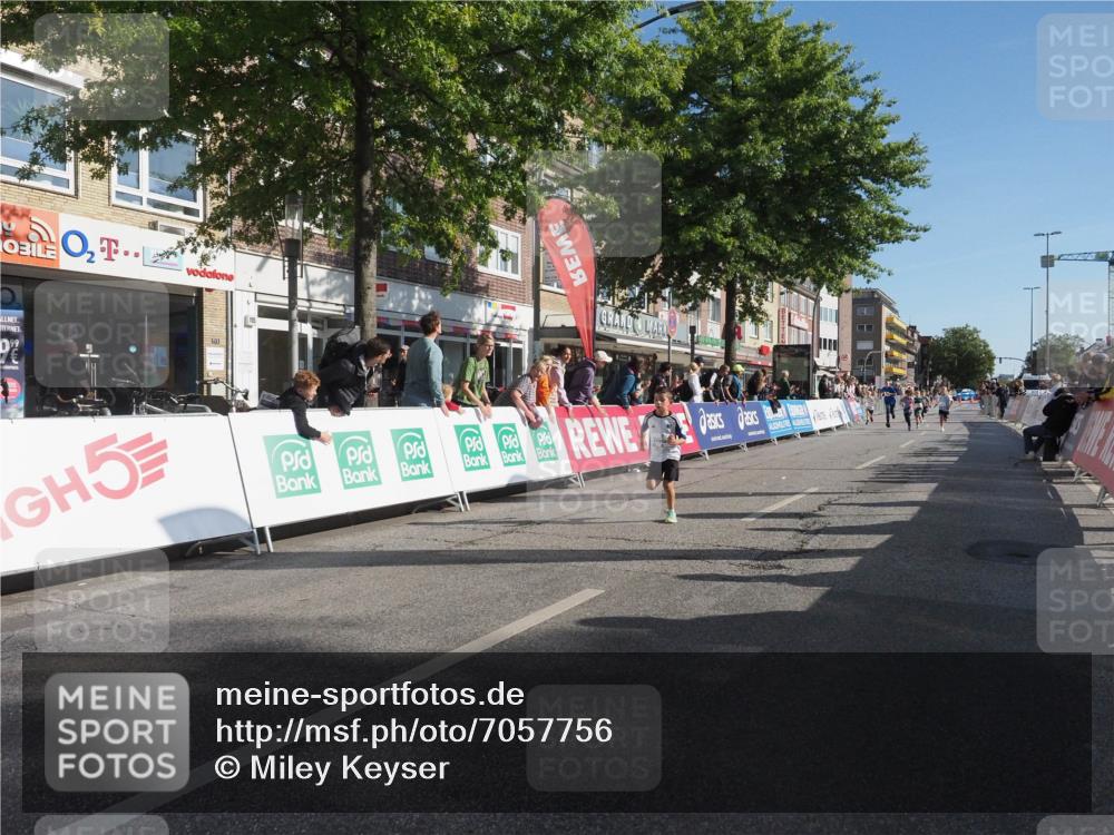 15.09.2024 - PSD Bank Halbmarathon Miley Keyser http://msf.ph/oto/7057756 15.09.2024 10:27:02 Ziel 18, 42, 69, 75, 82, 167, 198, 210, 270, 284, 294 meine-sportfotos.de