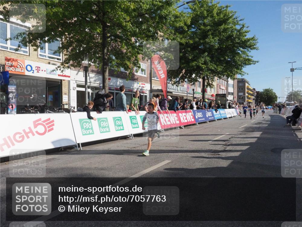 15.09.2024 - PSD Bank Halbmarathon Miley Keyser http://msf.ph/oto/7057763 15.09.2024 10:27:02 Ziel 18, 42, 69, 75, 82, 167, 198, 210, 270, 284, 294 meine-sportfotos.de