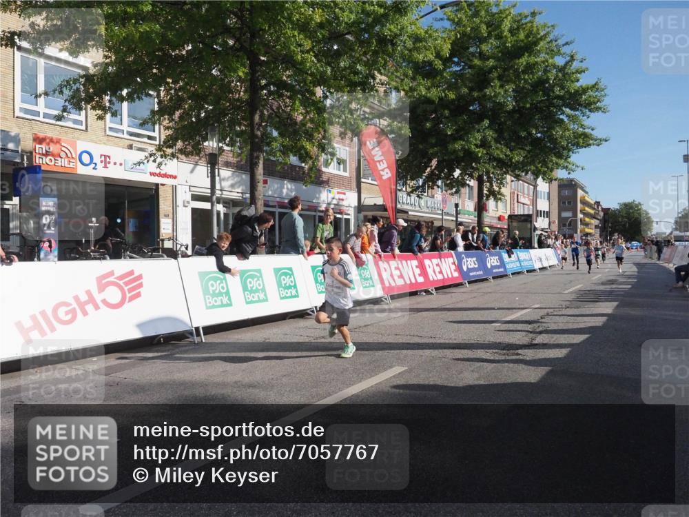 15.09.2024 - PSD Bank Halbmarathon Miley Keyser http://msf.ph/oto/7057767 15.09.2024 10:27:02 Ziel 18, 42, 69, 75, 82, 167, 198, 210, 270, 284, 294 meine-sportfotos.de
