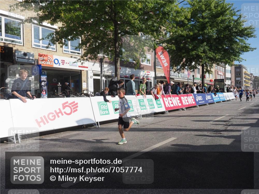 15.09.2024 - PSD Bank Halbmarathon Miley Keyser http://msf.ph/oto/7057774 15.09.2024 10:27:03 Ziel 18, 42, 69, 75, 82, 87, 167, 198, 210, 270, 284, 294 meine-sportfotos.de