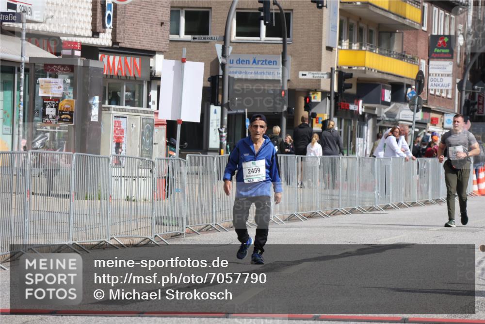 15.09.2024 - PSD Bank Halbmarathon Michael Strokosch http://msf.ph/oto/7057790 15.09.2024 12:56:20 Ziel 2459, 3492 meine-sportfotos.de