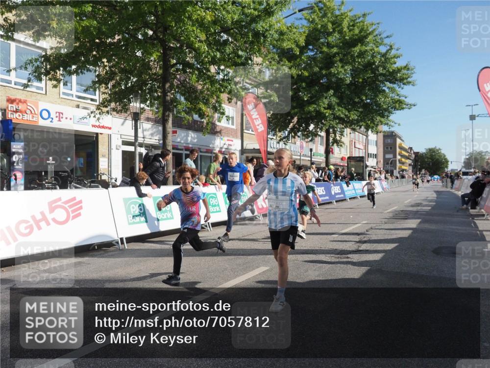 15.09.2024 - PSD Bank Halbmarathon Miley Keyser http://msf.ph/oto/7057812 15.09.2024 10:27:07 Ziel 18, 42, 69, 75, 82, 87, 136, 167, 198, 210, 270, 294 meine-sportfotos.de
