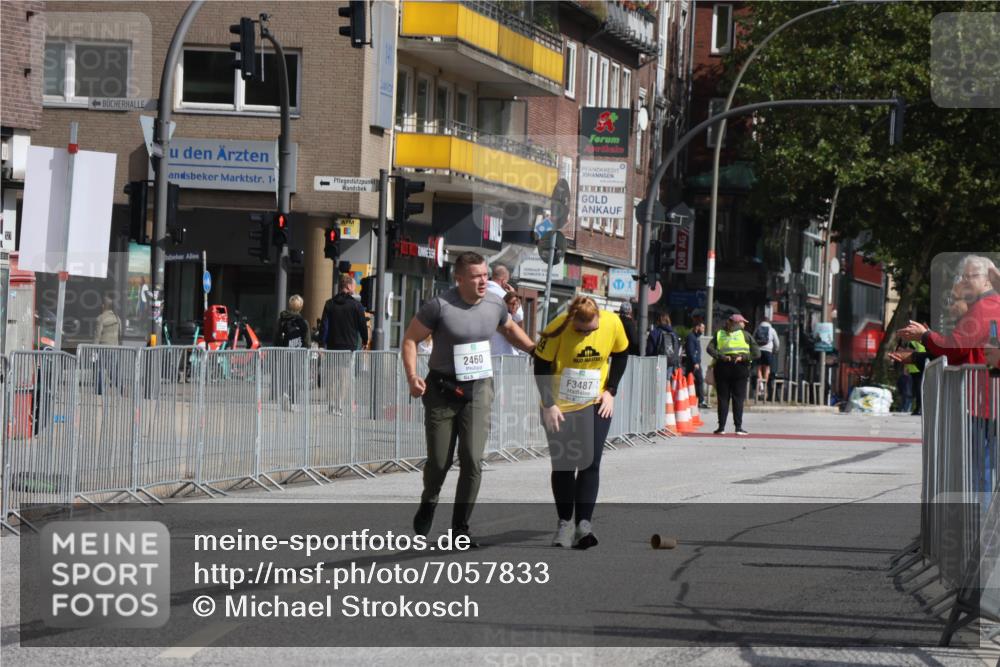 15.09.2024 - PSD Bank Halbmarathon Michael Strokosch http://msf.ph/oto/7057833 15.09.2024 12:56:25 Ziel 2459, 2460, 3487 meine-sportfotos.de