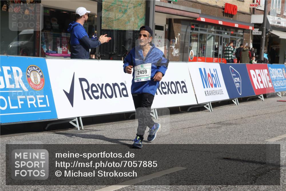 15.09.2024 - PSD Bank Halbmarathon Michael Strokosch http://msf.ph/oto/7057885 15.09.2024 12:56:31 Ziel 2459, 2460, 3487 meine-sportfotos.de