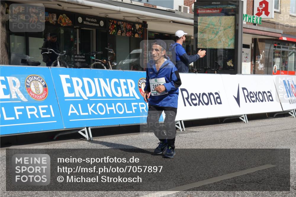 15.09.2024 - PSD Bank Halbmarathon Michael Strokosch http://msf.ph/oto/7057897 15.09.2024 12:56:32 Ziel 2459, 2460, 3487 meine-sportfotos.de