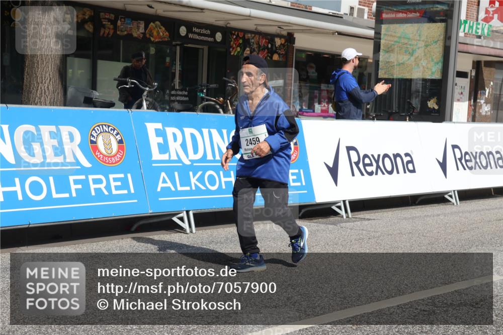 15.09.2024 - PSD Bank Halbmarathon Michael Strokosch http://msf.ph/oto/7057900 15.09.2024 12:56:32 Ziel 2459, 2460, 3487 meine-sportfotos.de