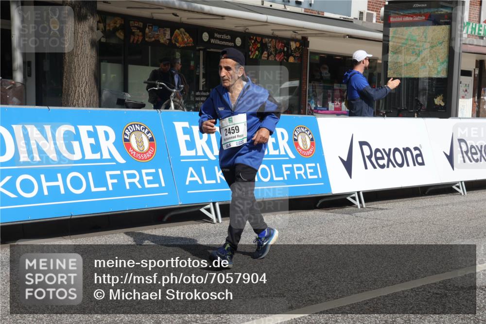 15.09.2024 - PSD Bank Halbmarathon Michael Strokosch http://msf.ph/oto/7057904 15.09.2024 12:56:33 Ziel 2459, 2460, 3487 meine-sportfotos.de