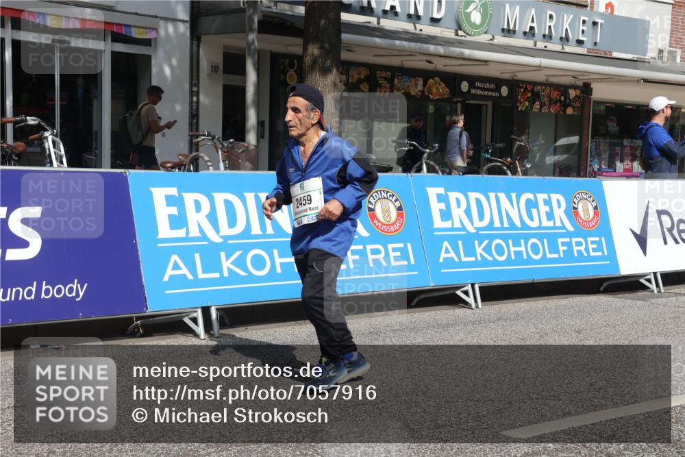15.09.2024 - PSD Bank Halbmarathon Michael Strokosch http://msf.ph/oto/7057916 15.09.2024 12:56:33 Ziel 2459, 2460, 3487 meine-sportfotos.de