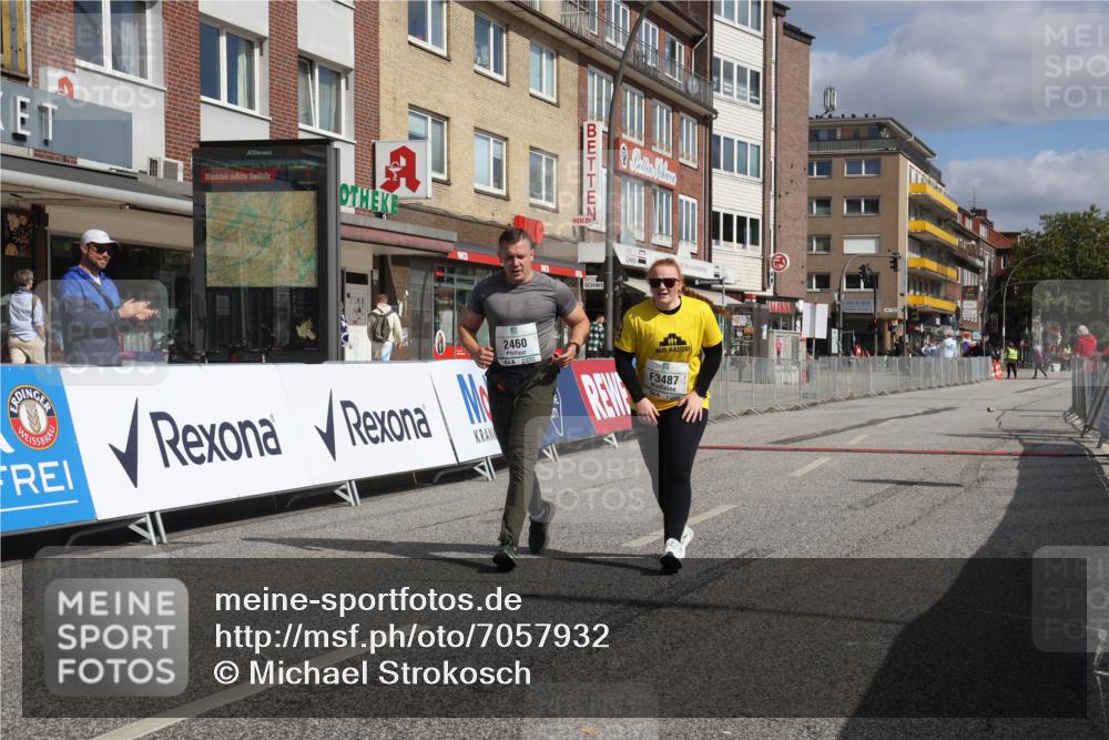 15.09.2024 - PSD Bank Halbmarathon Michael Strokosch http://msf.ph/oto/7057932 15.09.2024 12:56:36 Ziel 2459, 2460, 3487 meine-sportfotos.de