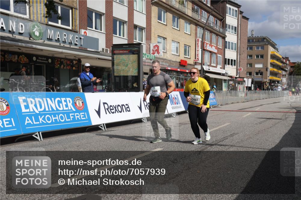 15.09.2024 - PSD Bank Halbmarathon Michael Strokosch http://msf.ph/oto/7057939 15.09.2024 12:56:37 Ziel 2459, 2460, 3487 meine-sportfotos.de