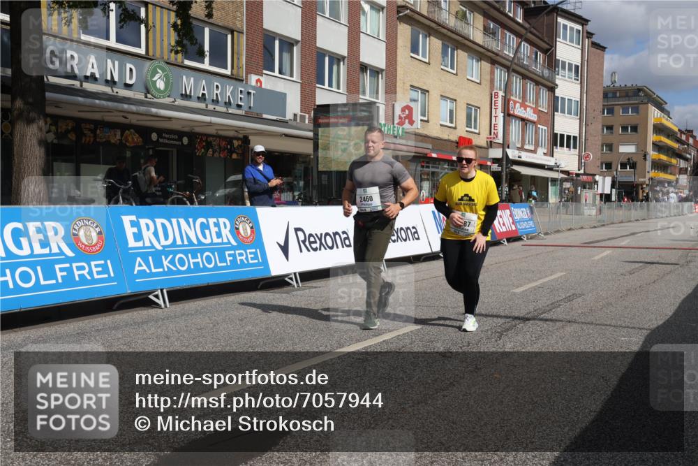 15.09.2024 - PSD Bank Halbmarathon Michael Strokosch http://msf.ph/oto/7057944 15.09.2024 12:56:37 Ziel 2459, 2460, 3487 meine-sportfotos.de