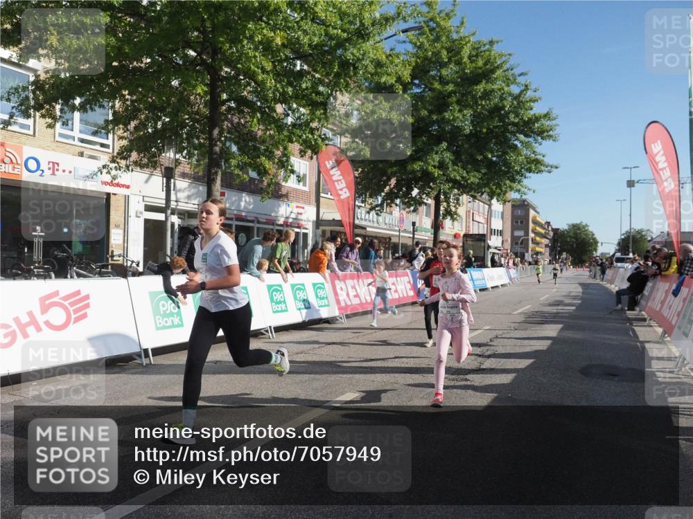 15.09.2024 - PSD Bank Halbmarathon Miley Keyser http://msf.ph/oto/7057949 15.09.2024 10:27:22 Ziel 8, 48, 87, 122, 136, 139, 174, 210, 219, 233, 268, 272 meine-sportfotos.de