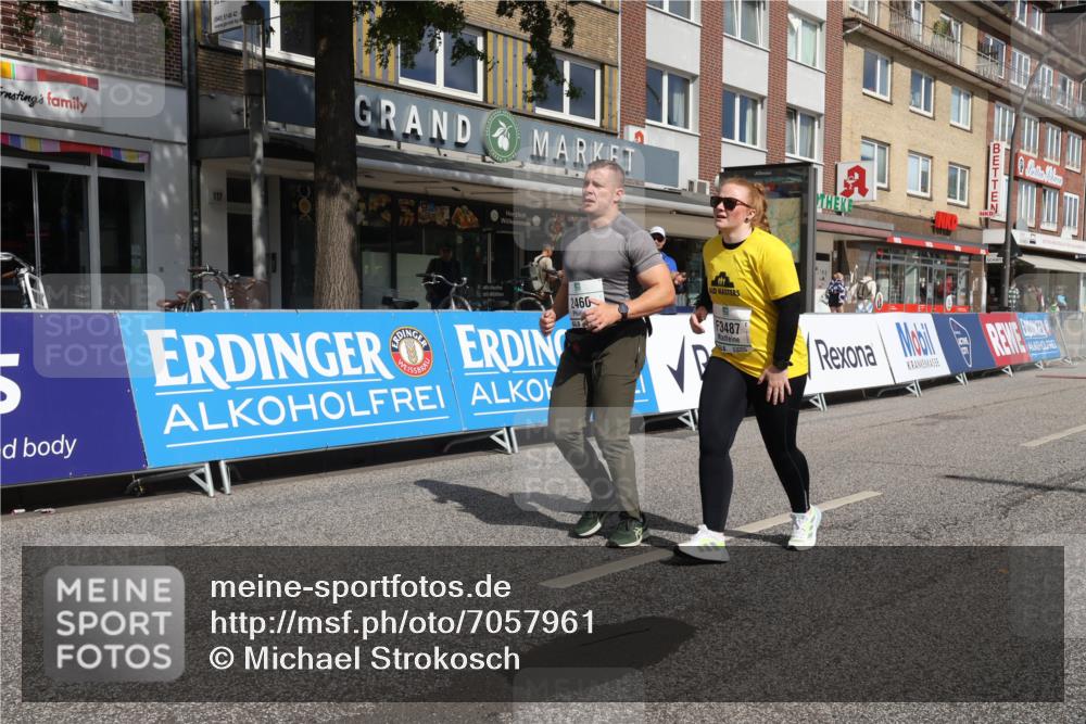 15.09.2024 - PSD Bank Halbmarathon Michael Strokosch http://msf.ph/oto/7057961 15.09.2024 12:56:38 Ziel 2459, 2460, 3487 meine-sportfotos.de
