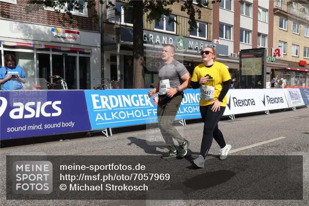 15.09.2024 - PSD Bank Halbmarathon Michael Strokosch http://msf.ph/oto/7057969 15.09.2024 12:56:38 Ziel 2459, 2460, 3487 meine-sportfotos.de