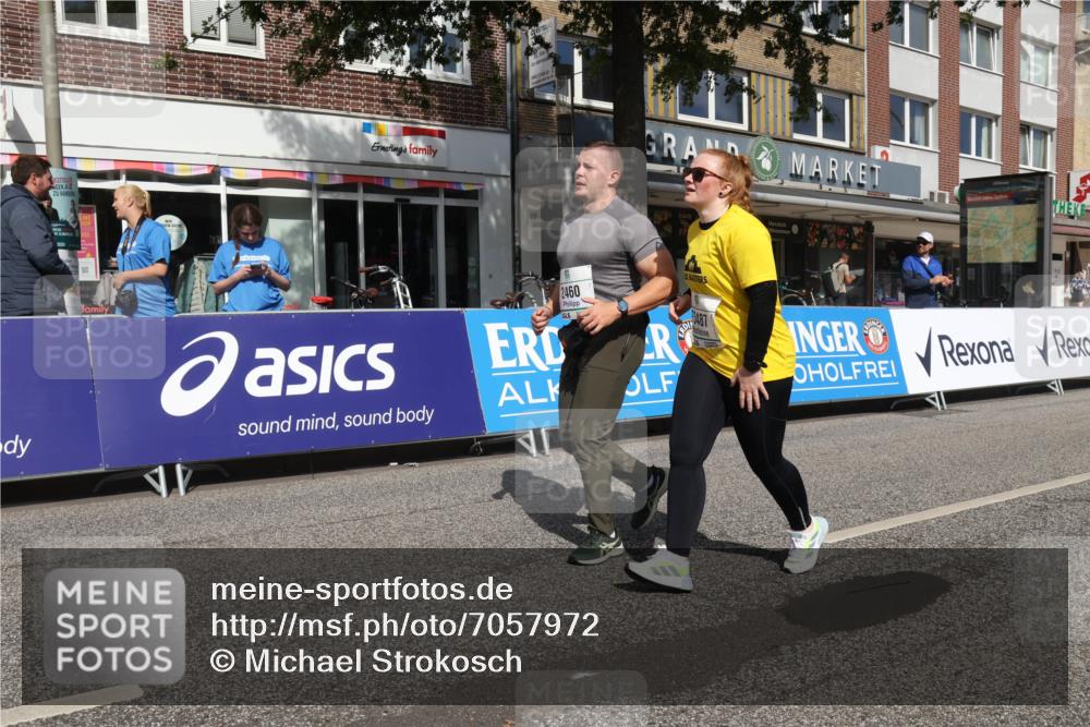 15.09.2024 - PSD Bank Halbmarathon Michael Strokosch http://msf.ph/oto/7057972 15.09.2024 12:56:39 Ziel 2459, 2460, 3487 meine-sportfotos.de