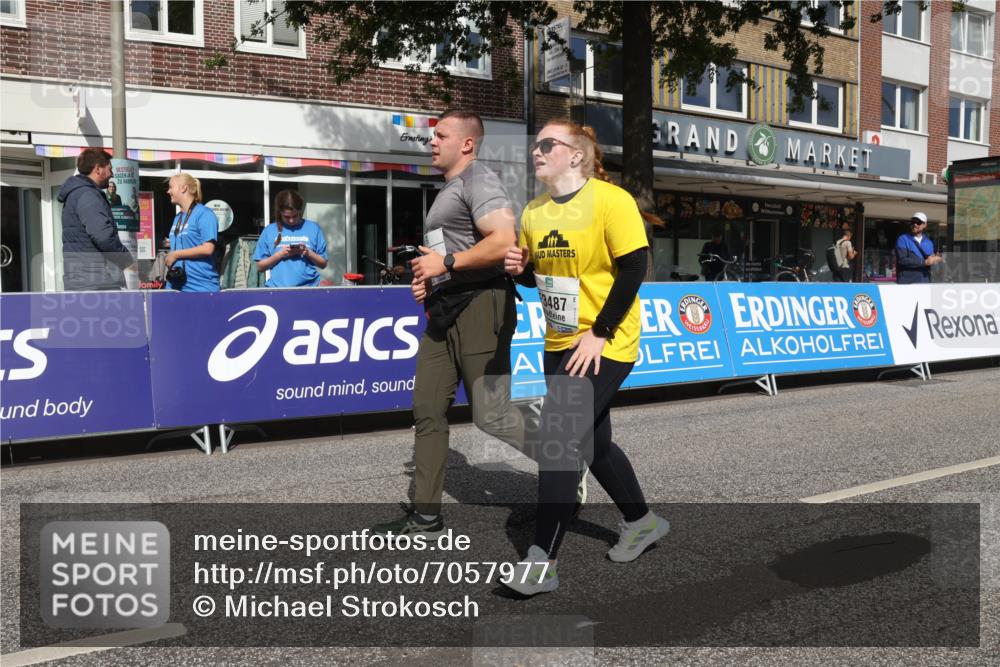 15.09.2024 - PSD Bank Halbmarathon Michael Strokosch http://msf.ph/oto/7057977 15.09.2024 12:56:39 Ziel 2459, 2460, 3487 meine-sportfotos.de